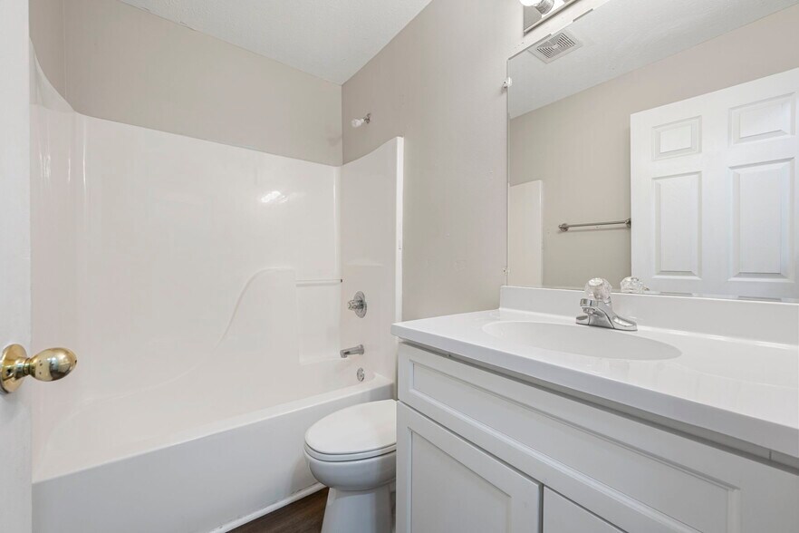 Building Photo - 1307 Miller Pond Rd