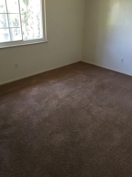 Building Photo - 4640 Clairemont Dr