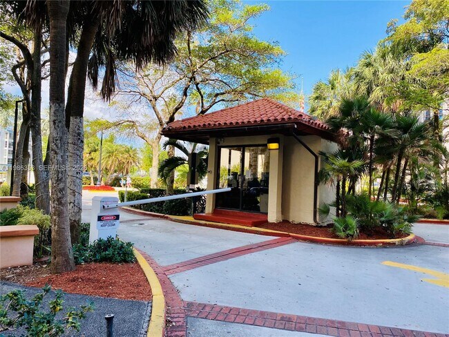 Building Photo - 210 174th St