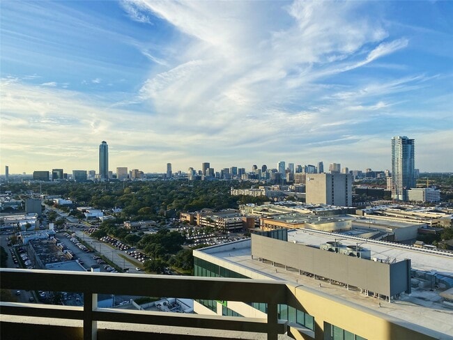 Building Photo - 14 Greenway Plz