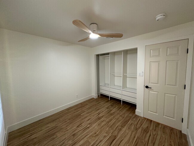 Building Photo - 7970 W Elm St