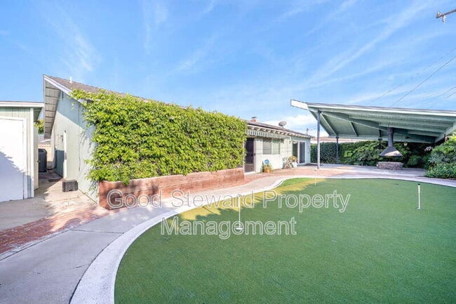 Building Photo - 5111 Roxborough Dr