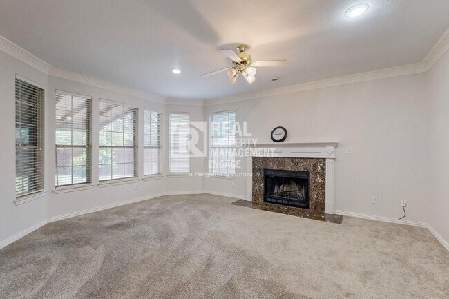 Building Photo - Elegant 5-Bedroom Home for Rent in Prime C...