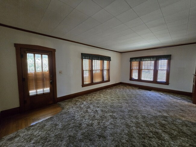 Building Photo - 450 Cutler St