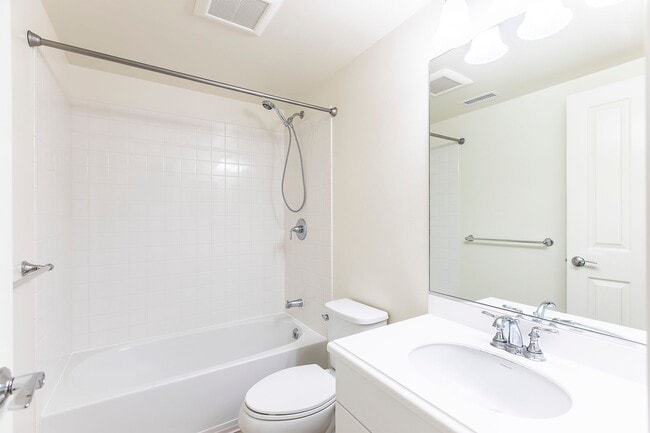 Building Photo - Stunning 4 Bedroom with 3 Bathroom Home in...