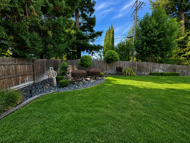 Building Photo - 8036 Glenbar Way