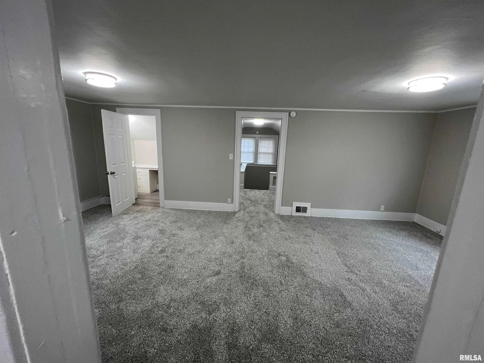 Building Photo - 2327 N Atlantic Ave