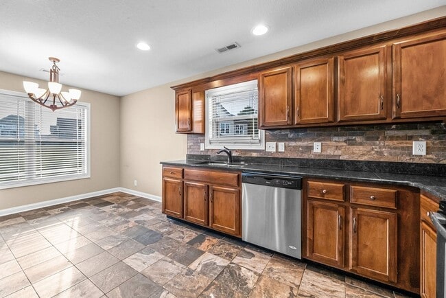 Building Photo - 1725 Autumnwood Blvd