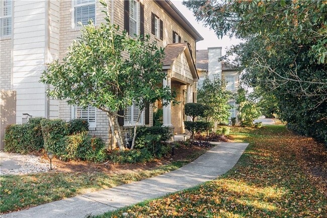 Building Photo - 2000 Picardy Ct