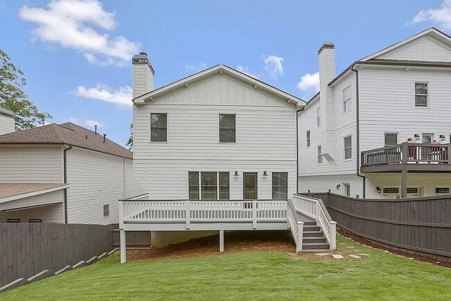 Building Photo - 3226 Cates Ave NE