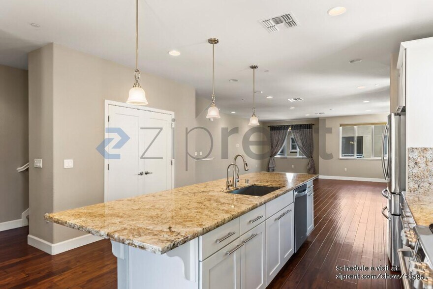 Building Photo - 5823 Brandon Ct