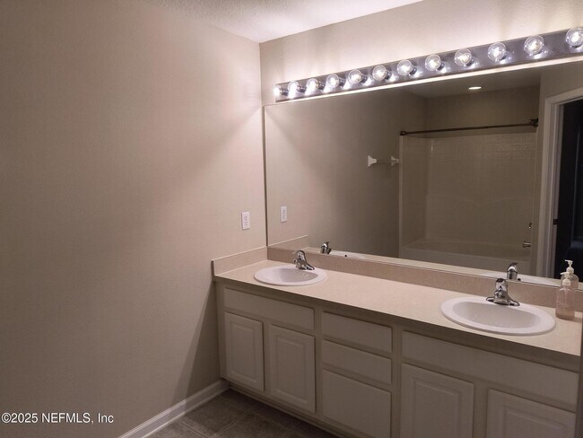 Building Photo - 3253 Climbing Ivy Trail