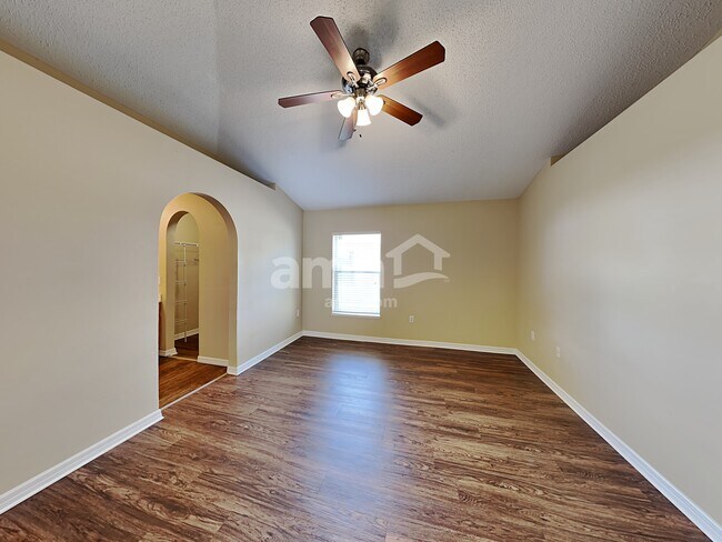 Building Photo - 2768 Whispering Trails Dr