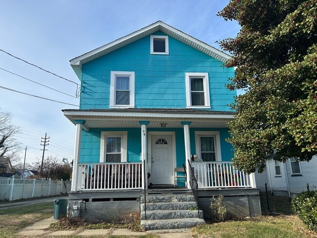 Primary Photo - 94 Rockwell Ave