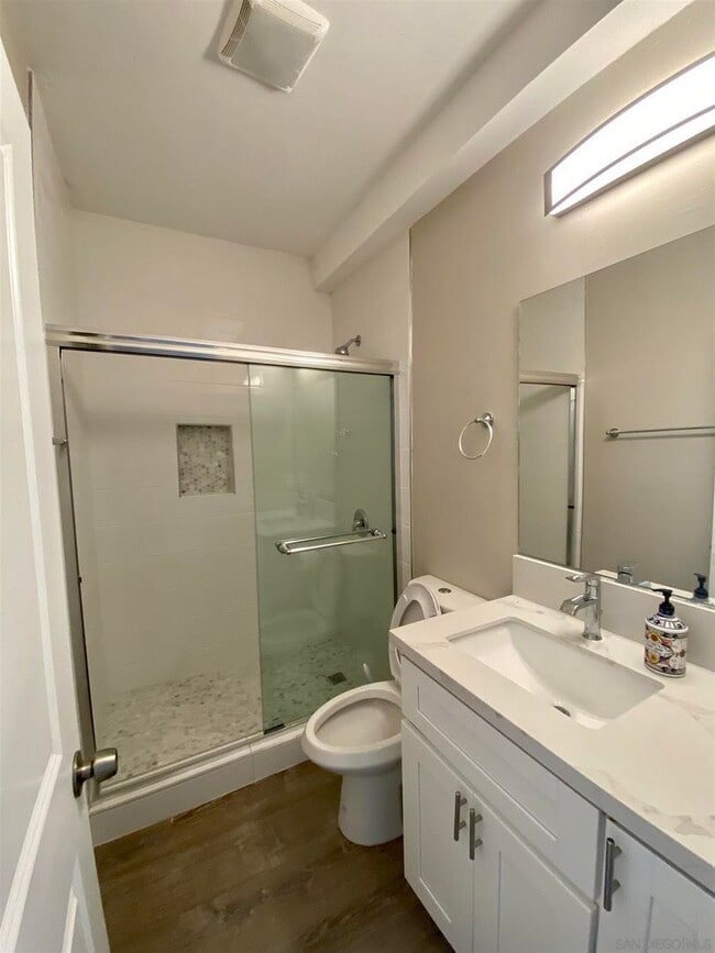 Building Photo - Large house on Prosperity! Private Yard! (...