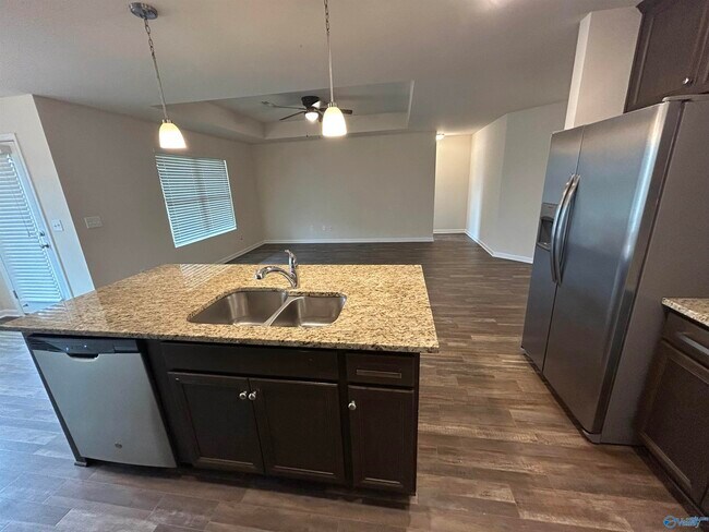 Building Photo - 122 Daymark Dr