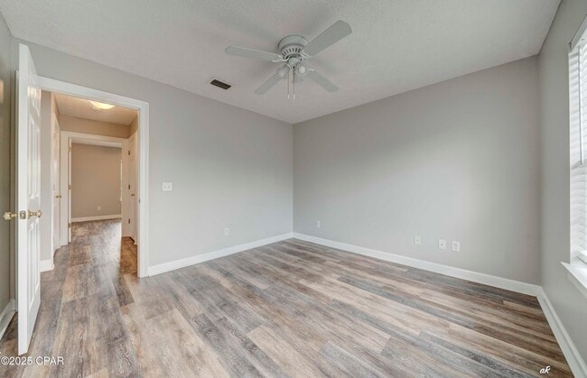 Building Photo - 415 Hidden Island Dr