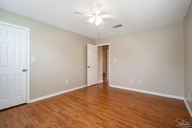 Building Photo - 5320 Powrie Dr