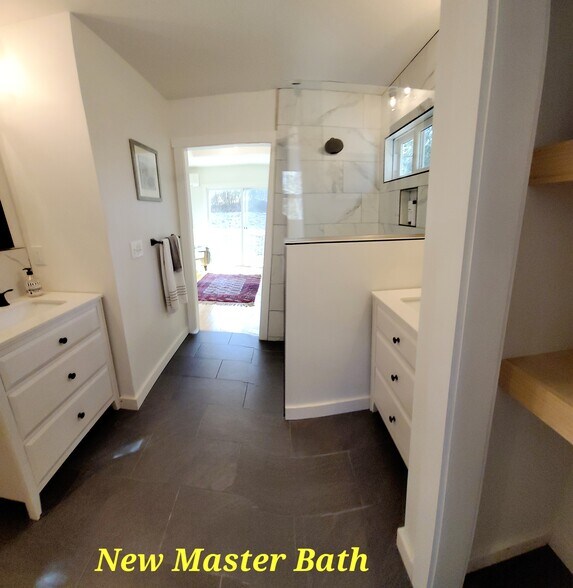 Building Photo - 156 Jonestown Rd