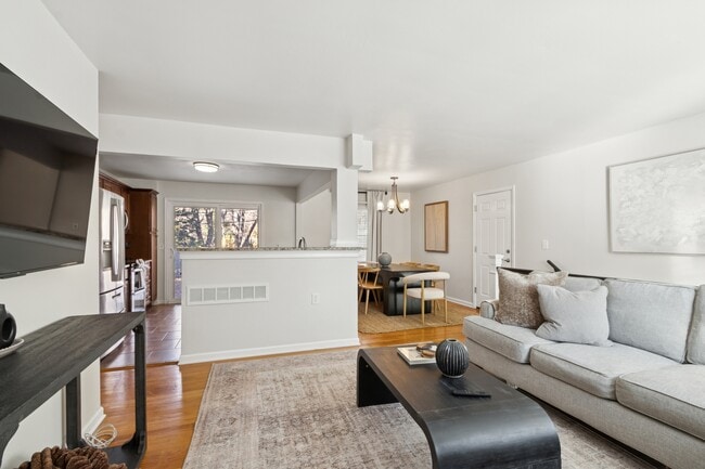 Building Photo - 10106 W 91st St