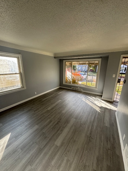 Building Photo - 5406 Laurene St