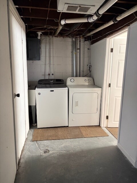 Building Photo - 3369 Pelham St