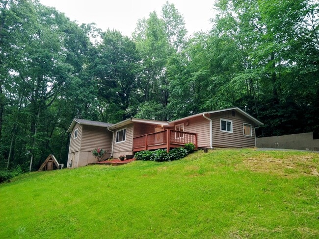 Primary Photo - 128 Woodland Hills Dr