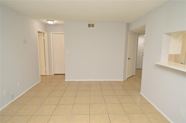 Building Photo - 8630 Mallard Reserve Dr