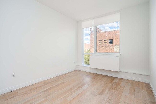 Building Photo - 255 Brunswick St