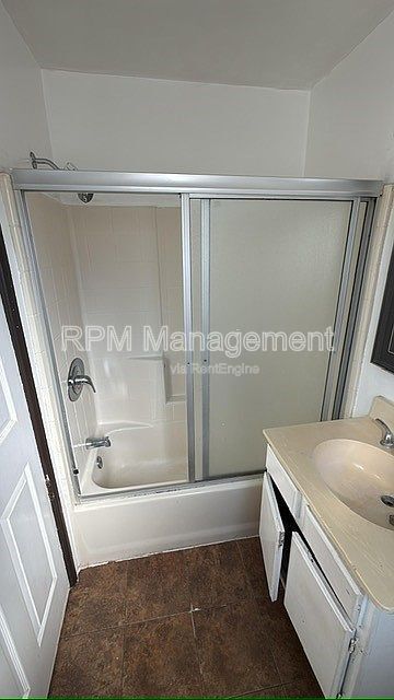 Building Photo - 6624 Sylmar Ave