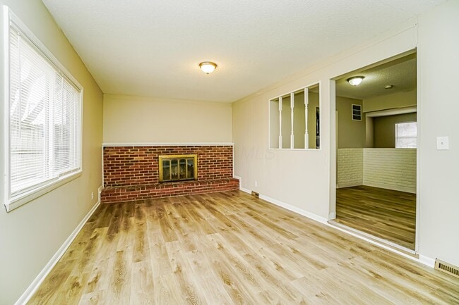 Building Photo - 5262 Hacket Dr