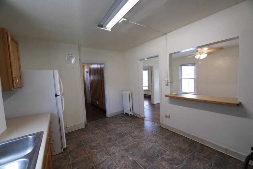 Building Photo - 117 N Bedford St