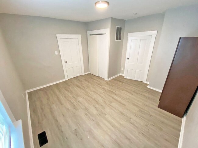 Building Photo - Home on Market