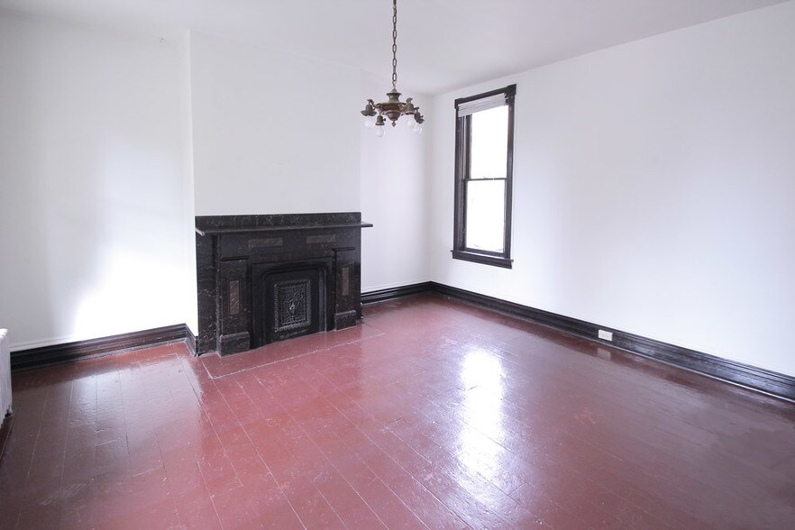 Building Photo - 401 Franklin Ave