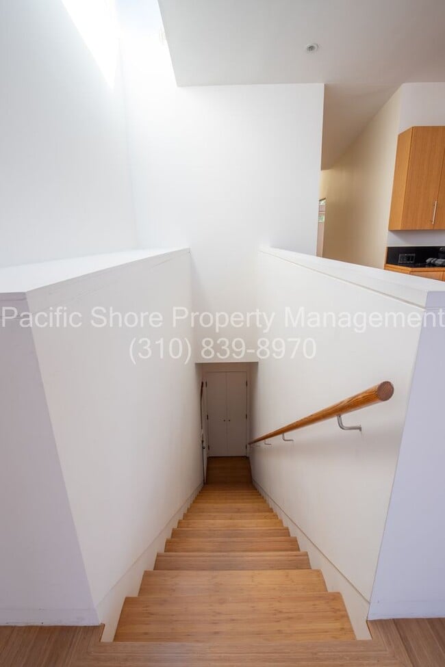 Building Photo - 543 Rose Ave