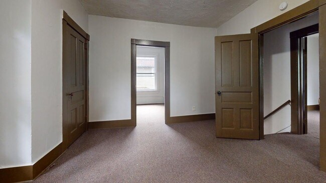 Building Photo - Charming 3-Bedroom Home in Canton, OH
