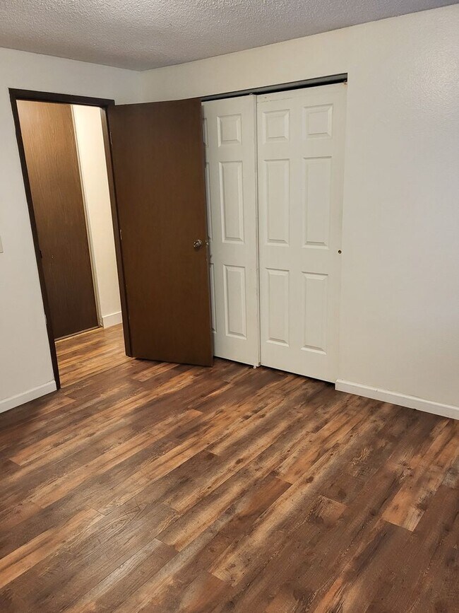 Building Photo - 4483-4485-4485 Campbell Dr SE