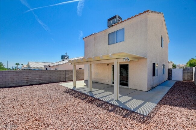 Building Photo - 8216 Carmen Blvd