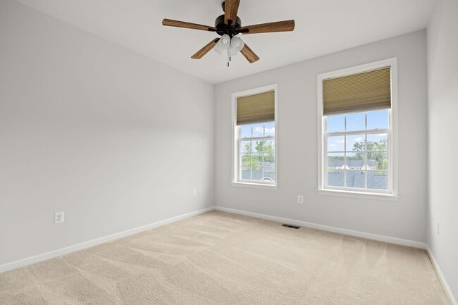 Building Photo - Gorgeous 3 Bedroom Townhome in Henrico!