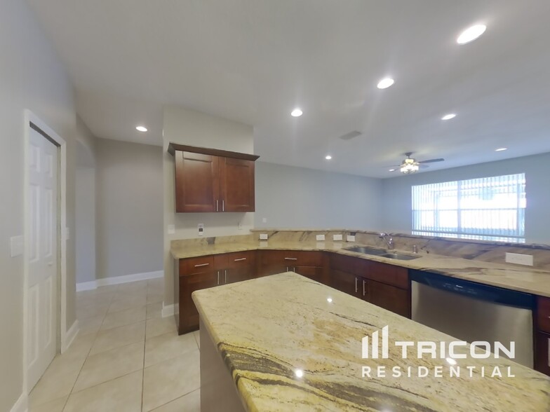 Building Photo - 4859 Orange Grove Way