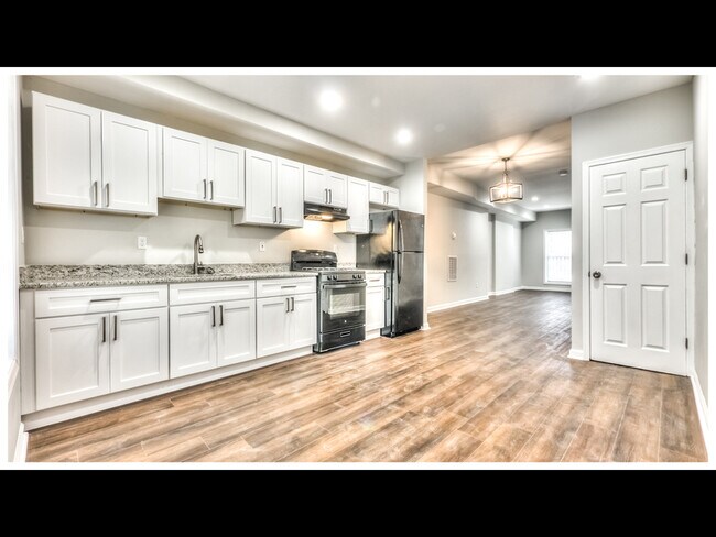 Building Photo - 1634 Darley Ave