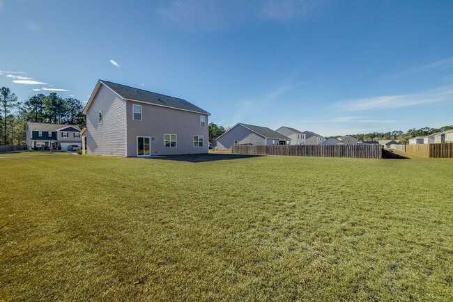 Building Photo - Spacious 5BR Home with Loft & Smart Features in Rincon