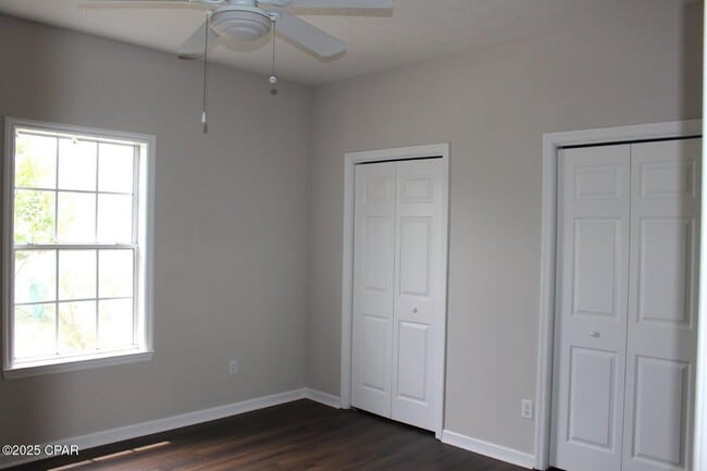 Building Photo - 1407 E 14th St