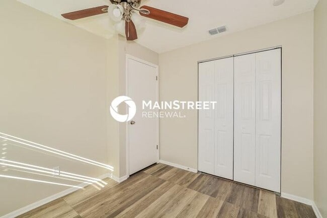 Building Photo - 3 Bedroom Pet-Friendly Home in Apopka, FL with Main Street Renewal