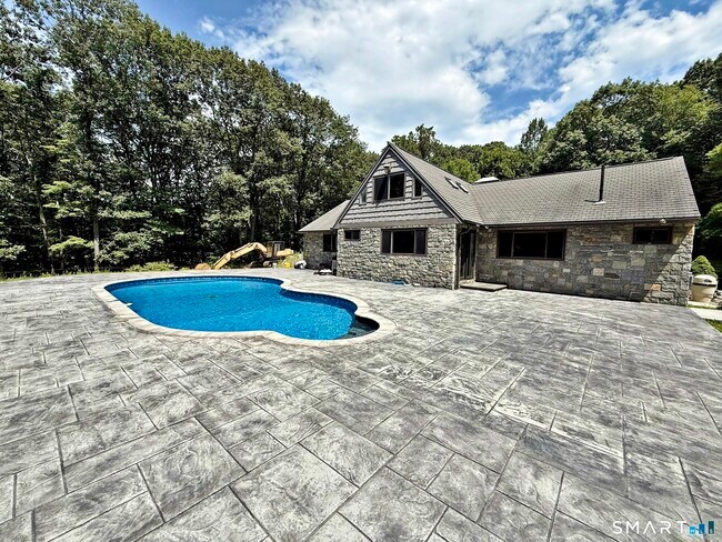 Building Photo - 93 Pisgah Rd