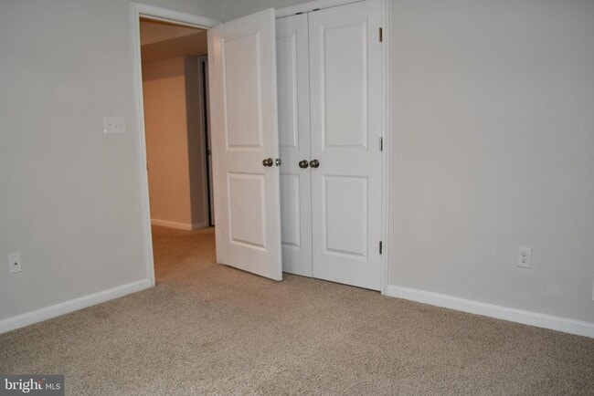 Building Photo - 109 N Marshview Terrace