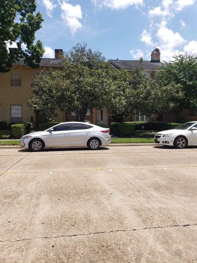 Building Photo - 14333 Memorial Dr