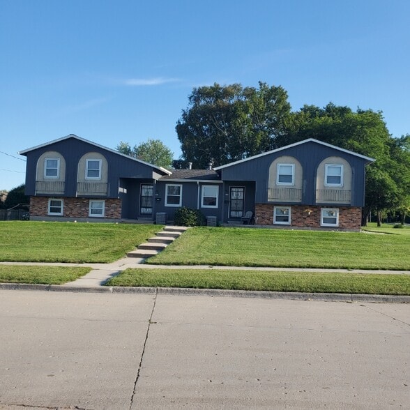 Primary Photo - 717 Magnolia Ave