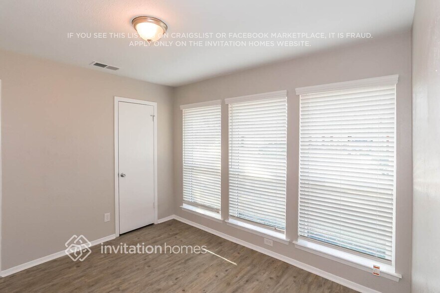 Building Photo - 807 Grassy Glen Dr