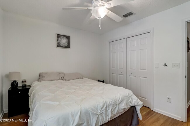 Building Photo - 12004 W Liberty Lake Dr